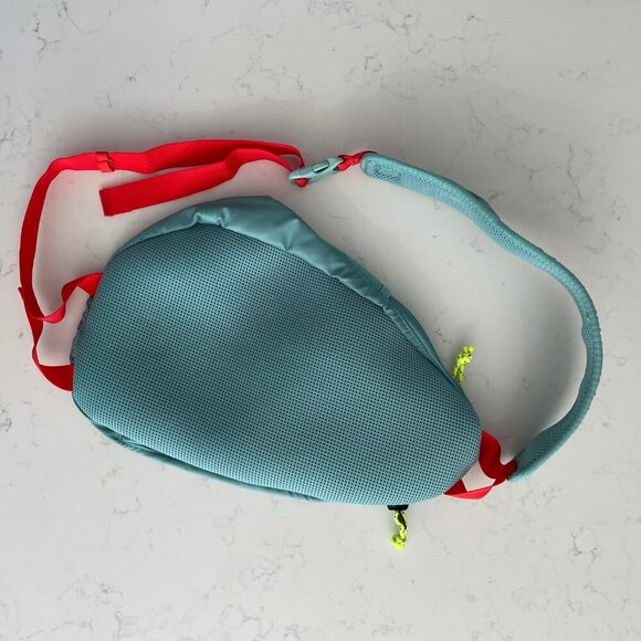 L.L.Bean Stowaway Sling Pack Polyester Zip Bag Soft Juniper Red Strap Sz OS NWOT - Picture 5 of 14